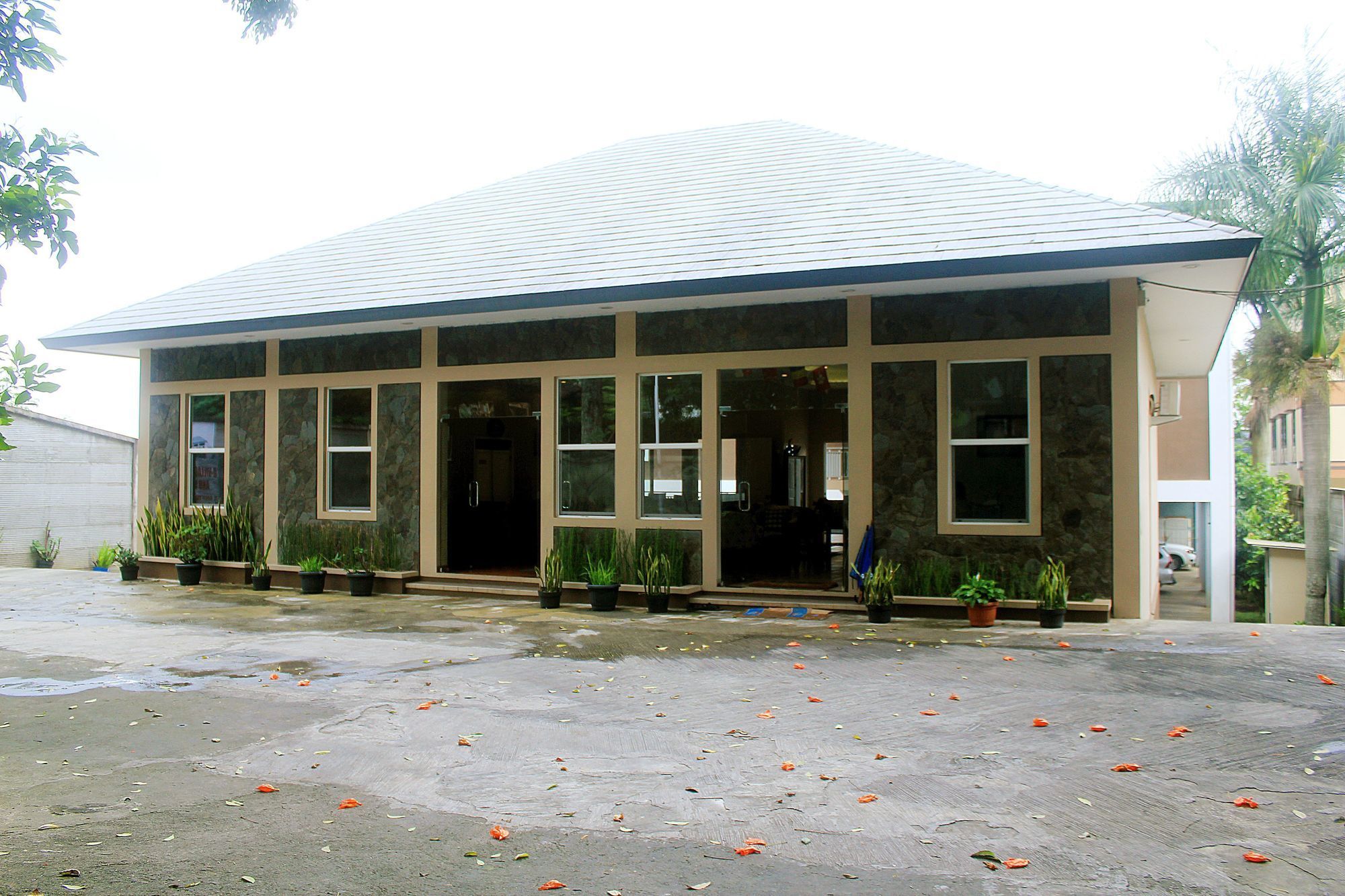 Zen Rooms Bukit Tunggul Bandung Exterior foto
